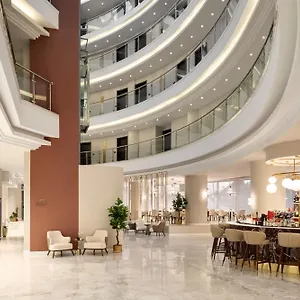 Ramada By Wyndham Bucharest Airport Отель Отопени